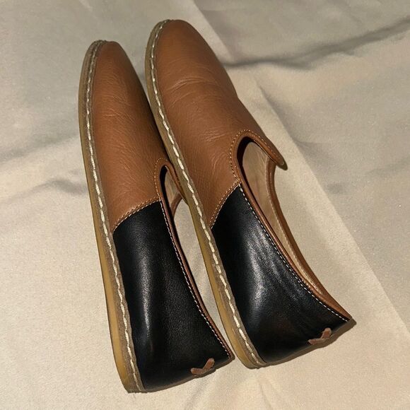 CHARIX Camel/Black Leather Slip-On Loafers Size 40 - Picture 8 of 12